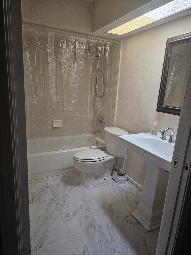 Building Photo - 6523 Diamond Leaf Ct S