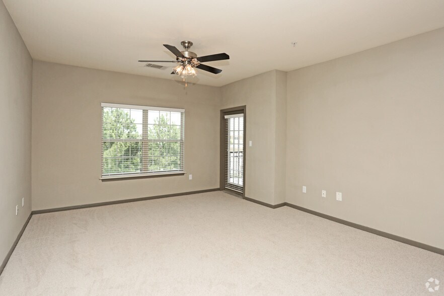 Living Room - 1 Bedroom - Lexington at Champions