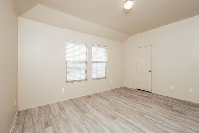 Building Photo - 3022 Aspen Mdw