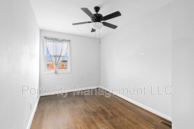 Building Photo - 885 Jaydee Ave