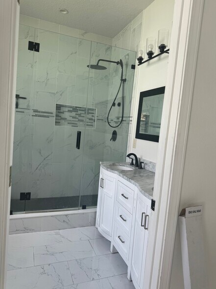 Building Photo - 577 Vicks Landing Dr