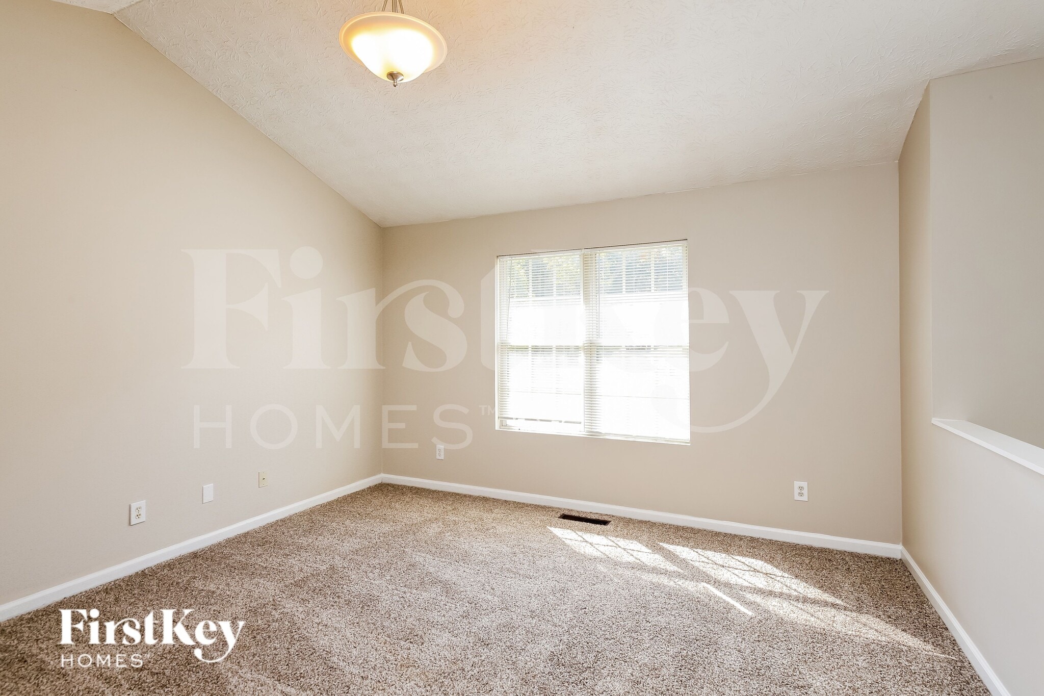Building Photo - 5098 Bird Rd