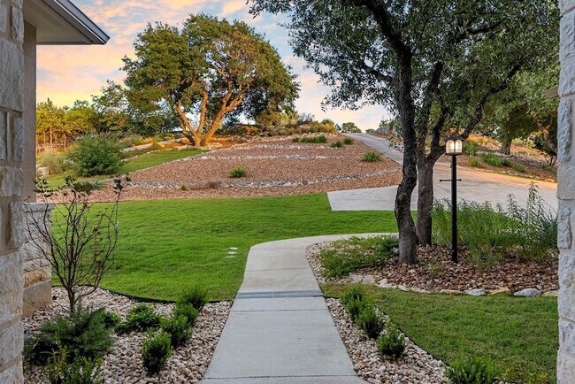 Building Photo - 1472 Kings Cove Dr