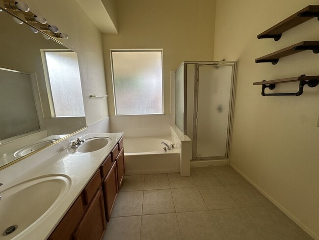 Building Photo - CONVENIENT CHANDLER LOCATION