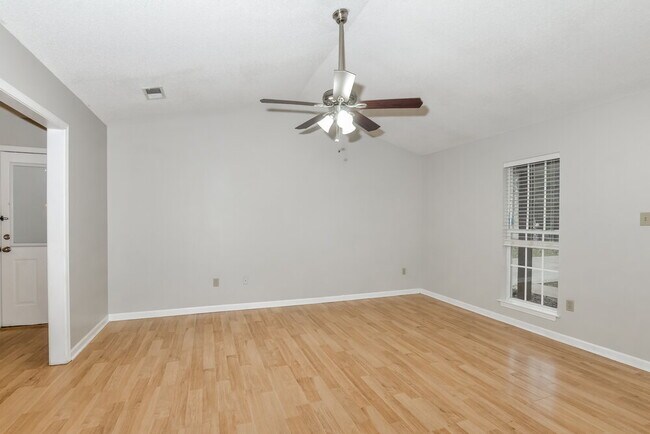 Building Photo - 5850 Waverly Dr