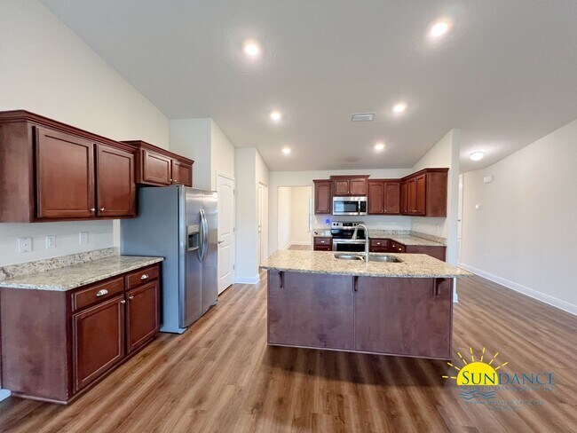 Building Photo - Stunning 4 Bedroom Home in Willow Creek Pl...