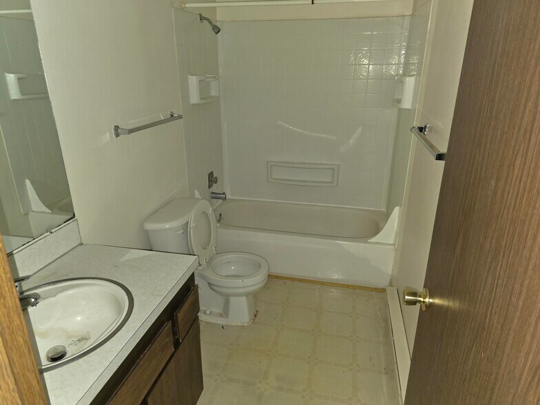 Building Photo - 1157 Picture St