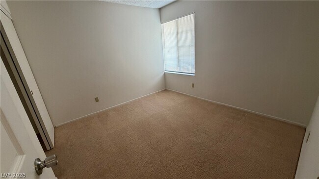 Building Photo - 1328 Maplegrove Cir