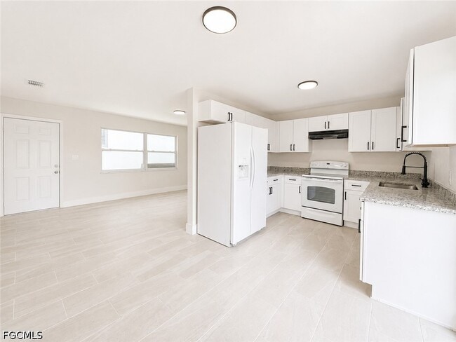 Building Photo - 5422 Ninth Ave