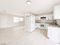 Building Photo - 5422 Ninth Ave