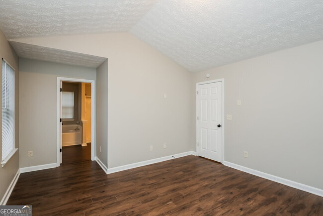 Building Photo - 393 Clearsprings Dr
