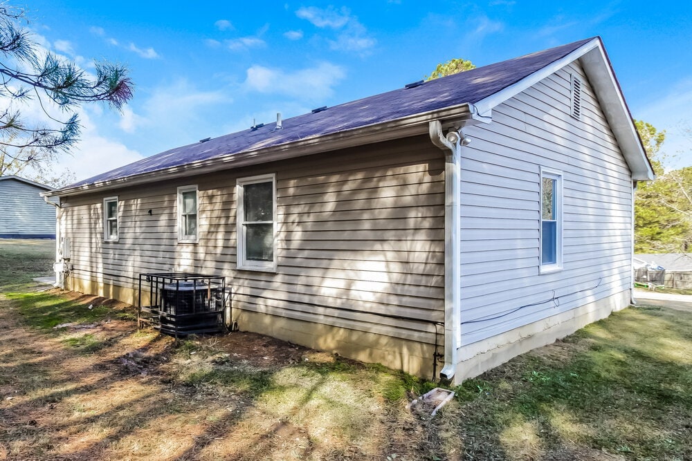 Building Photo - 13 Habersham Cir NE