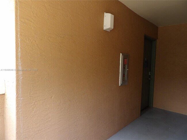 Building Photo - 4828 N State Rd 7