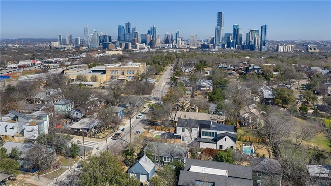 Building Photo - 2109 Brackenridge St