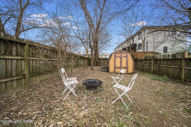 Building Photo - 1104 E St Catherine St