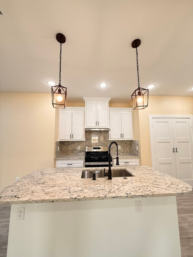 Building Photo - 14844 Coaltown Rd