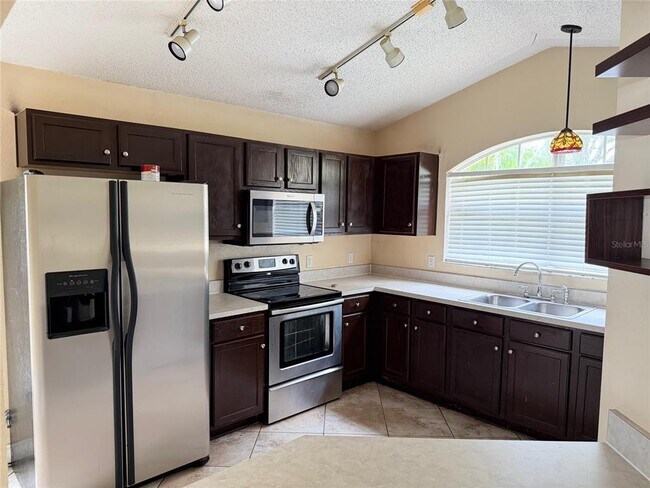 Building Photo - 2509 Balmoral Dr