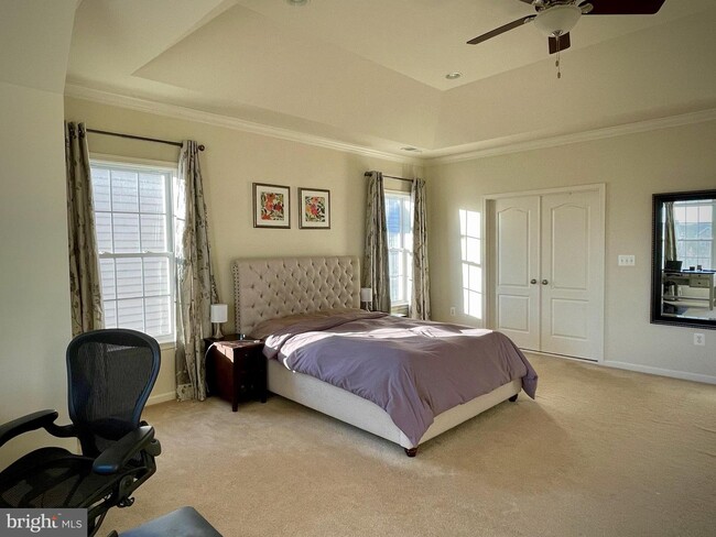 Building Photo - 42900 Southview Manor Dr