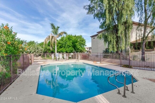 Building Photo - 3541 W Marconi Ave