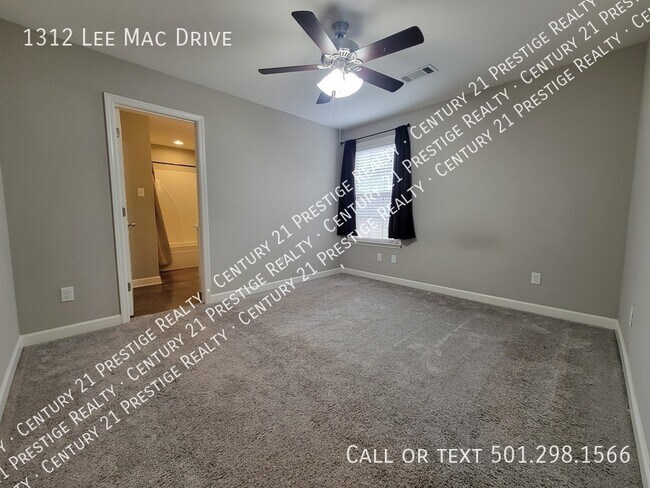 Building Photo - 1312 Lee Mac Dr