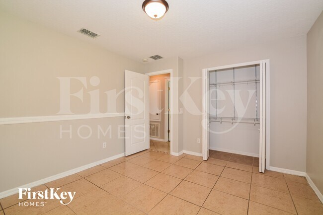 Building Photo - 13219 Lakewind Dr