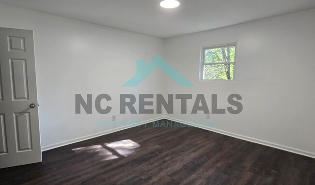 Building Photo - 2559 Green Oaks Ct SE