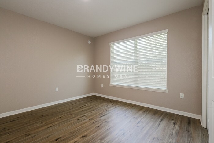 Building Photo - 209 Woodknoll Pl