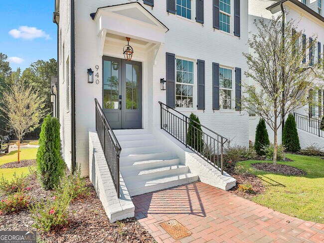 Building Photo - 940 Laurel Brooke Ave