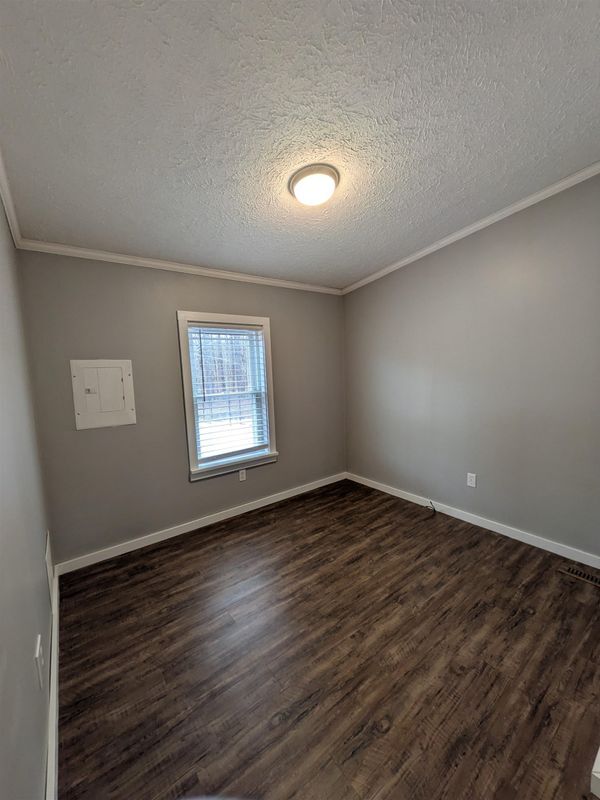 Building Photo - 11 Corn Hill Rd