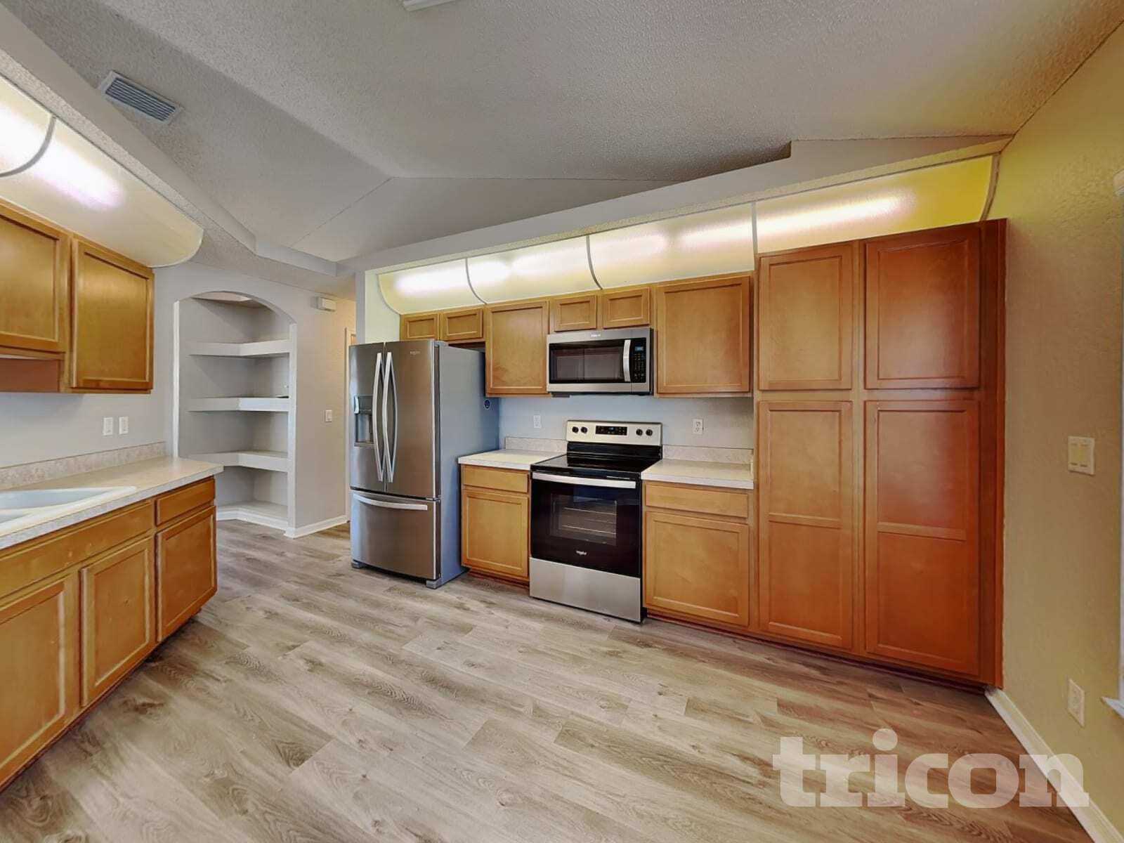 Building Photo - 2425 Bishop Rd