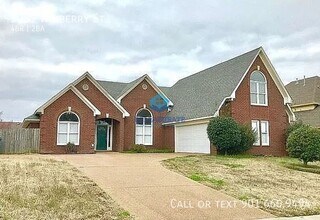 Building Photo - 5069 Winberry St