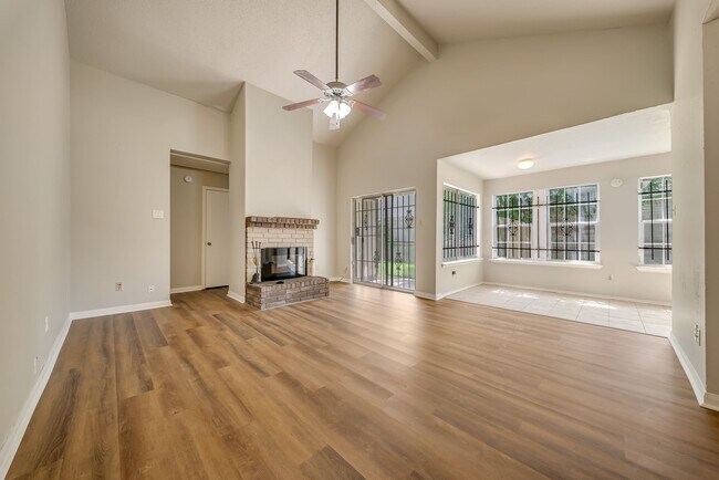 Building Photo - 3111 Overcross Dr