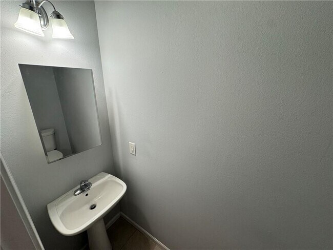 Building Photo - 6902 Grand Hickory Dr