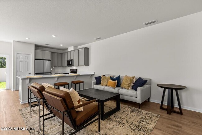 Building Photo - 125 Beach Palm Ct