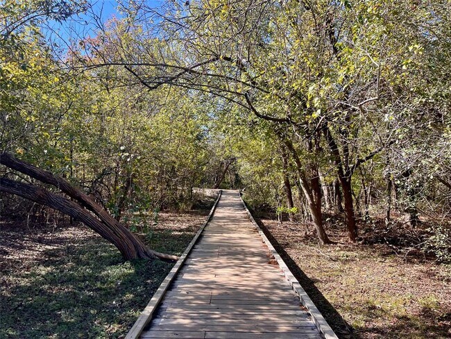 Building Photo - 2600 Mallard Green Cove