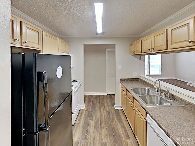 Building Photo - 4628 Moss Rose Dr