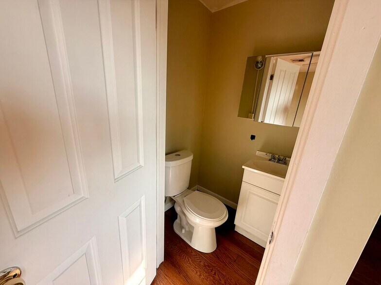 Building Photo - 43 Johnson Ave