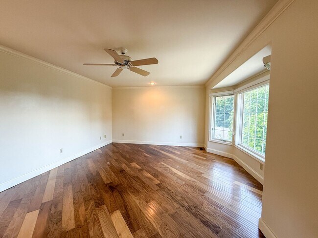 Building Photo - 4bd/3.25ba Seattle House
