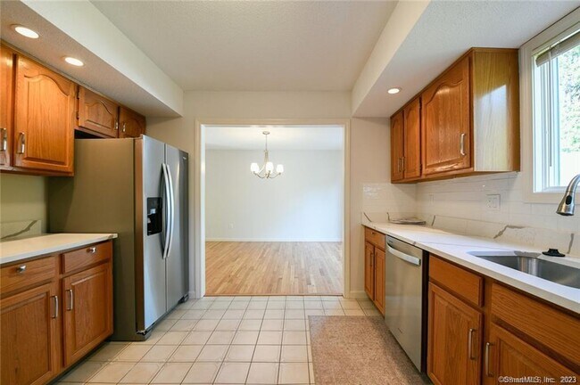 Building Photo - 14 Harold Rd