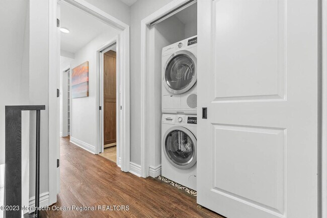 Building Photo - 510 Ocean Ave N