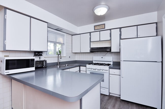 Building Photo - 8807 Tavistock Dr