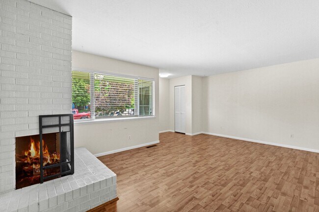 Building Photo - Rice St (17/19)