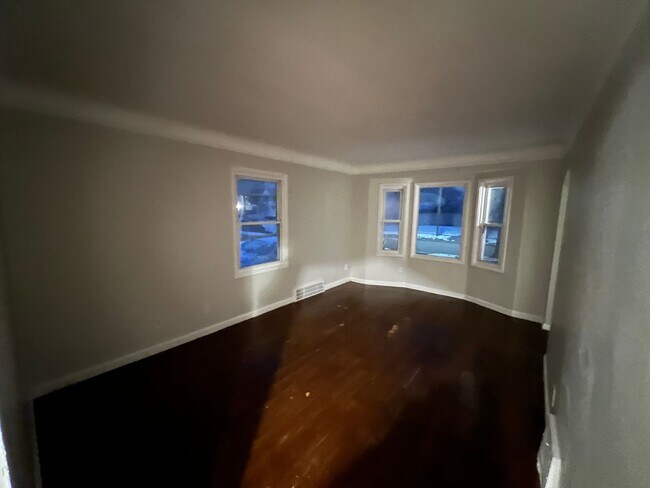 Building Photo - 16053 Lappin St