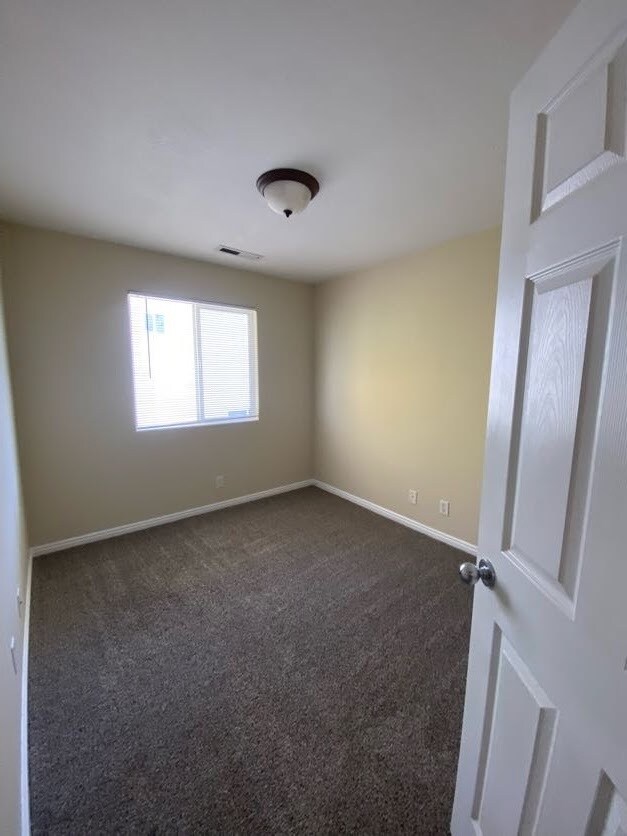 Building Photo - 1148 Northfield Rd