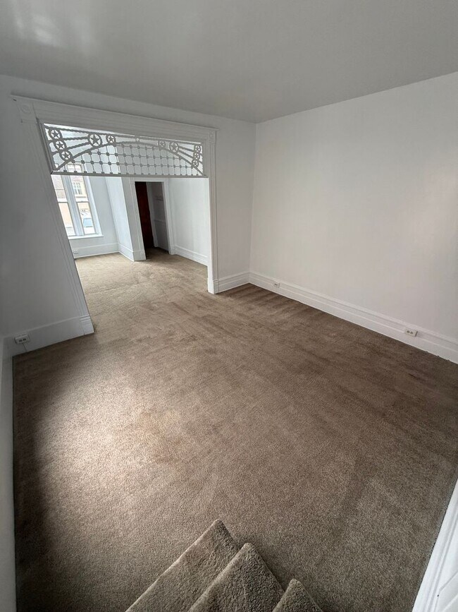 Building Photo - 227-229 S Washington