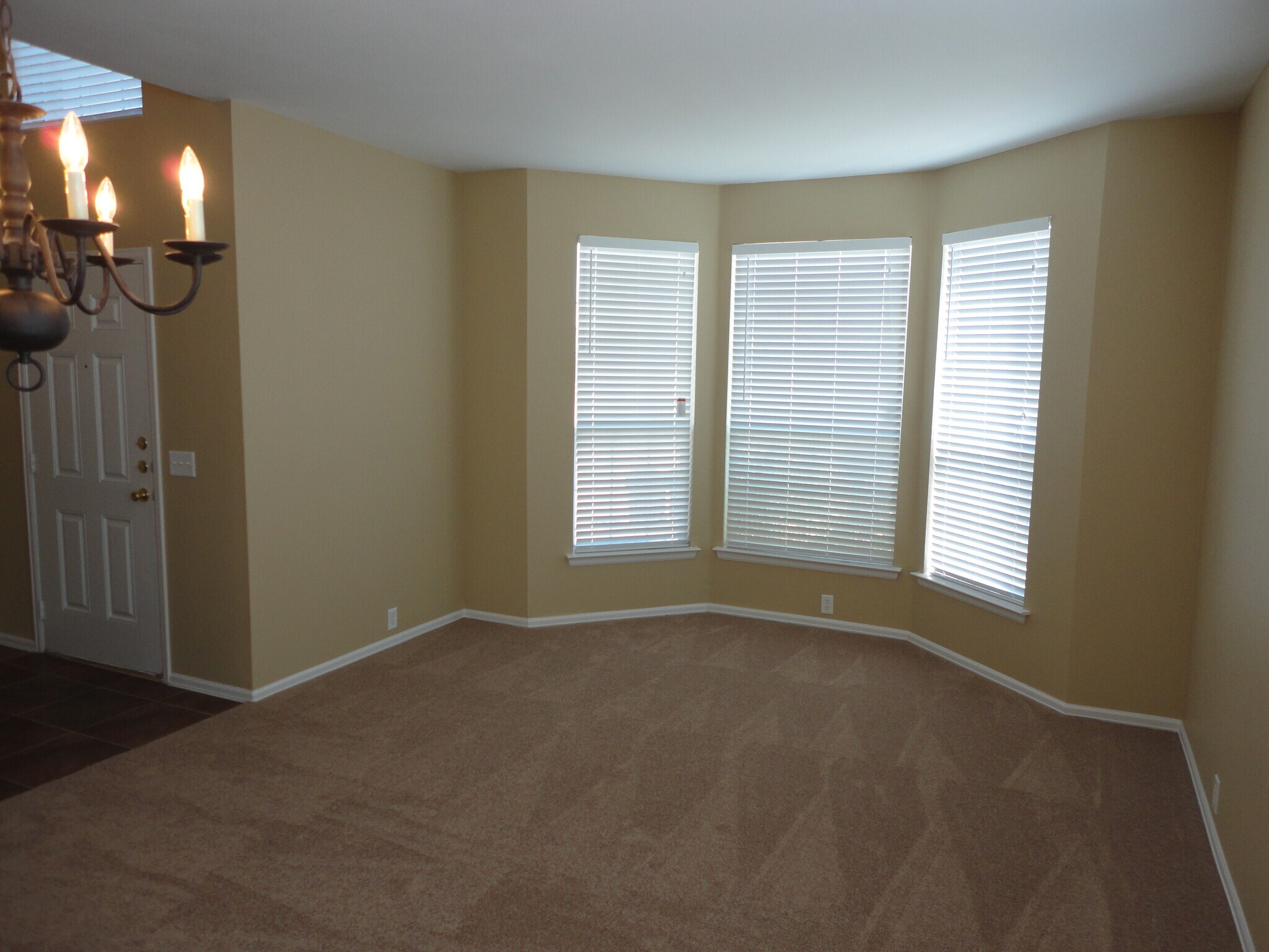 Building Photo - 2525 Carolina Dr