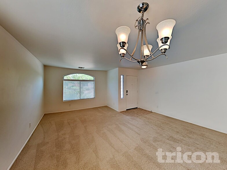 Building Photo - 1275 E Shari St