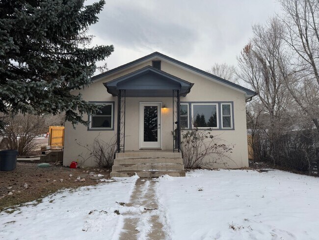 Building Photo - Charming Newly Remodeled 3-Bedroom Ranch Home with Modern Upgrades!