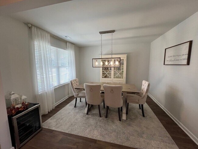 Building Photo - Discover this spacious 4-bedroom, 2.5-bath home in Winnabow, NC