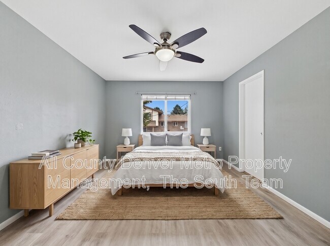 Building Photo - 2516 S Pagosa St